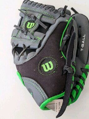 Wilson Ez Catch T Bal Glove Black And Neon Green 9 1/2"